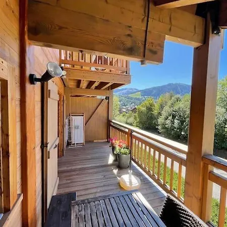 Bel En Bois Dans Un Apartamento *
